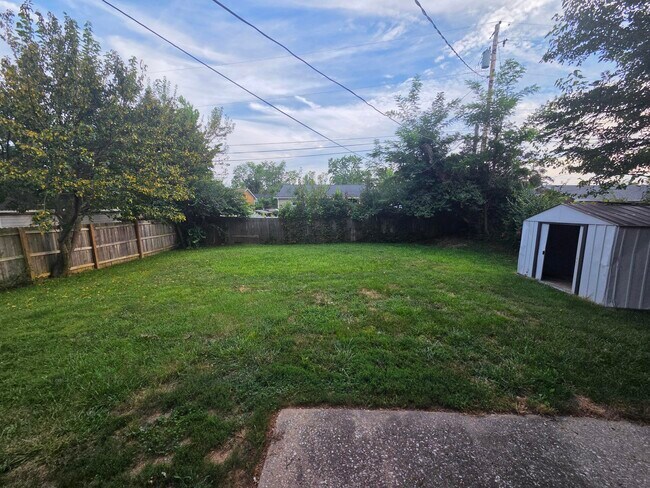 Building Photo - 3777 Red River Dr