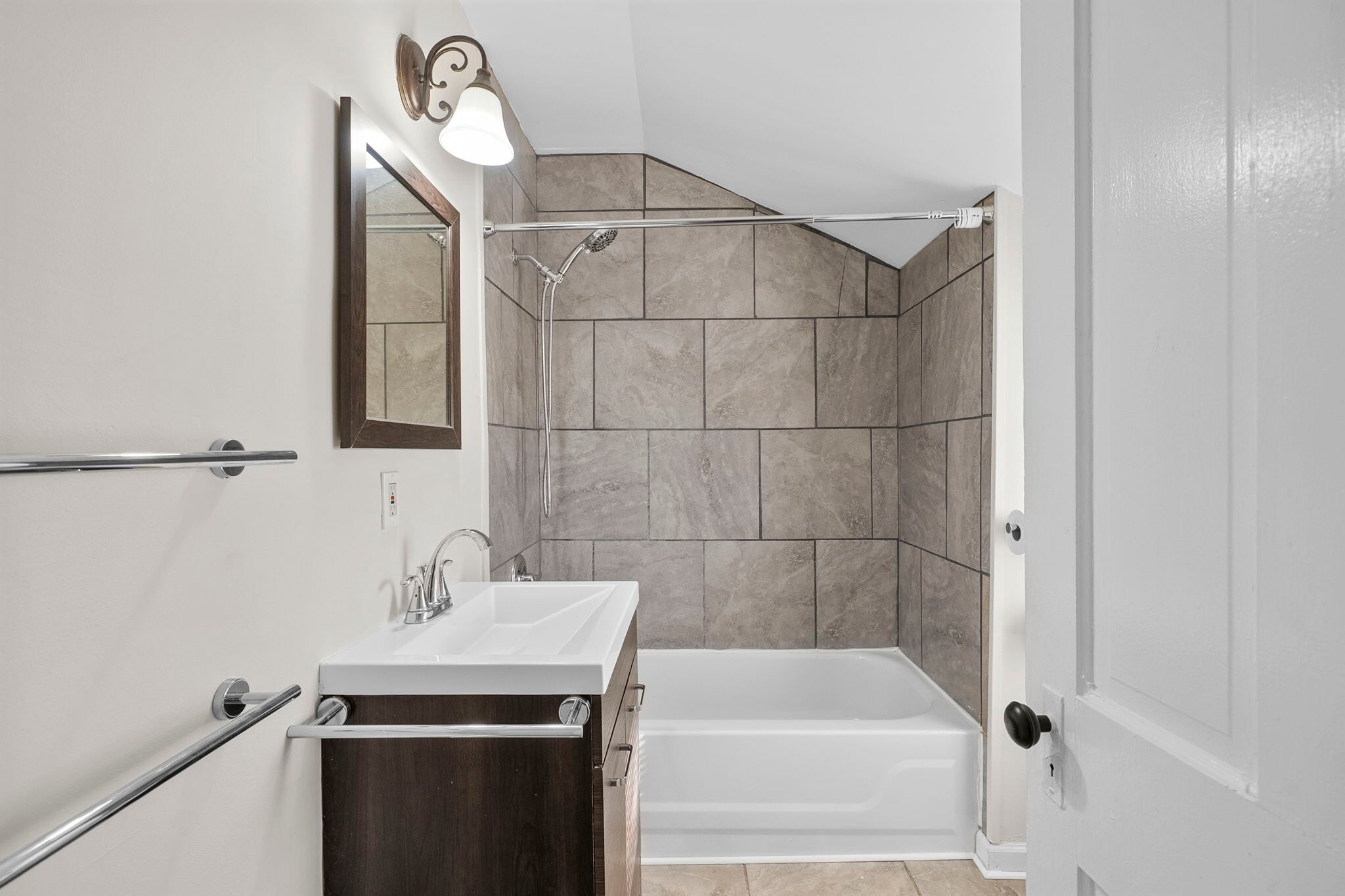 Building Photo - 5354 Gilson Ave