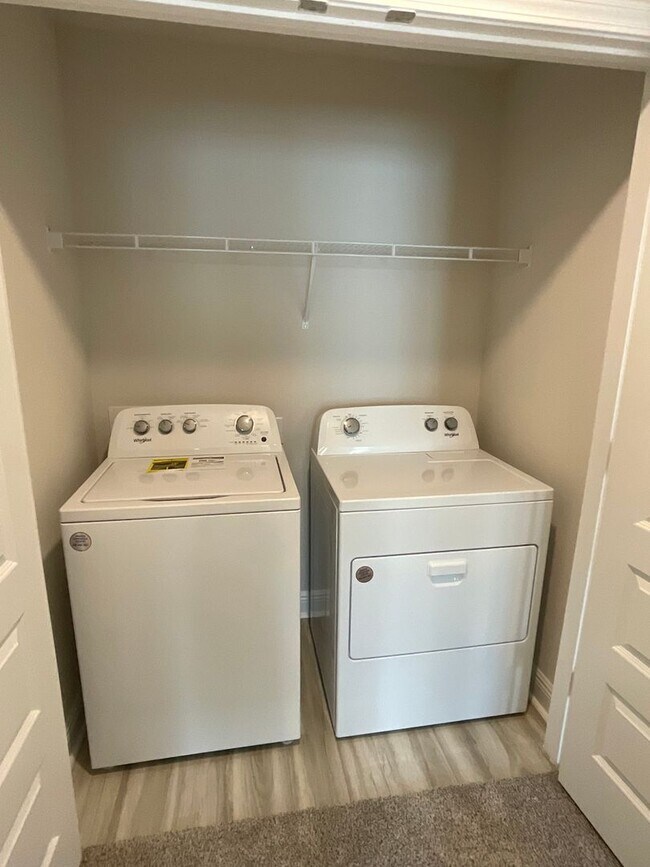 Building Photo - The best of Gulf Breeze living in a 3 bed ...