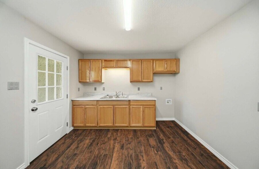 Building Photo - 435 Avondale Ave