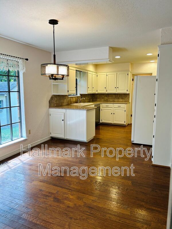 Building Photo - 3412 Smoky Hollow Rd