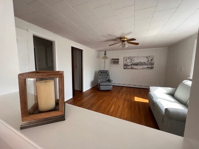 Building Photo - 63A Lakeside Ave