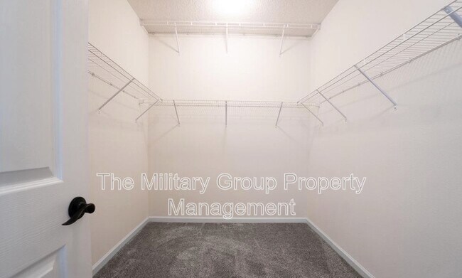 Building Photo - 12706 Grn Mdw Dr