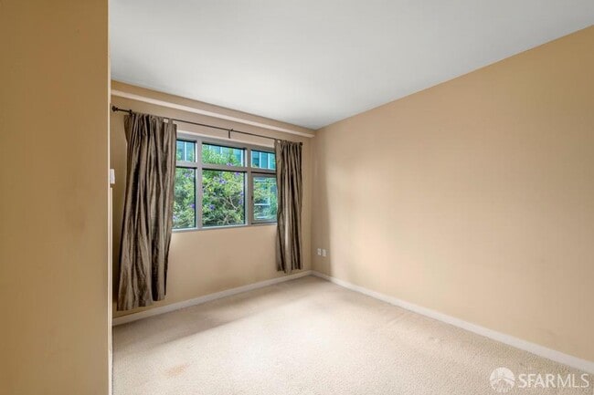 Building Photo - 355 1st St