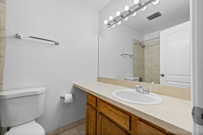 Building Photo - 1 bedroom in Lisle IL 60532