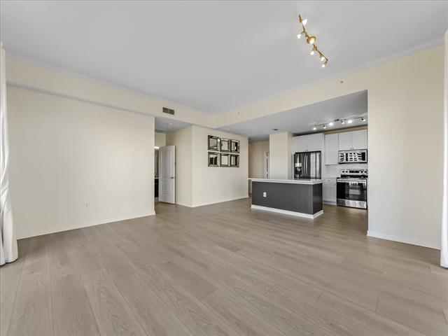Building Photo - 3225 Turtle Creek Blvd Blvd