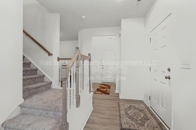 Building Photo - 760 Kitfox Dr NW