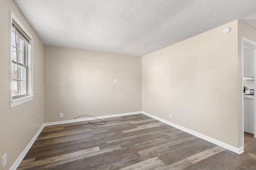 living area unit B - 335 Grace St