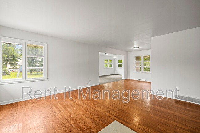Building Photo - 3501 Redick Ave