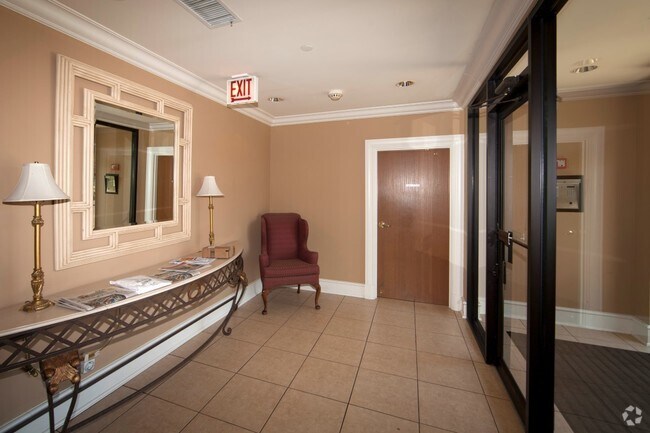 Lobby - Capulina Ave