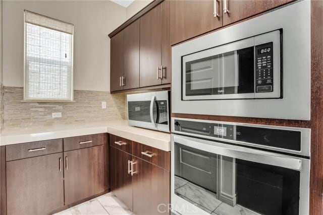 Building Photo - 783 Benchmark