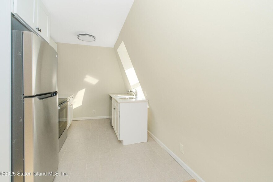 Building Photo - 413 Cary Ave