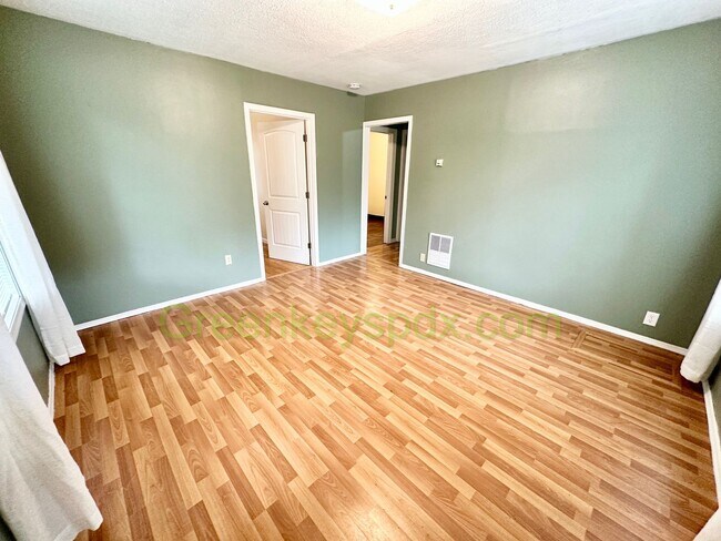 Building Photo - 5434 SE 20th Ave