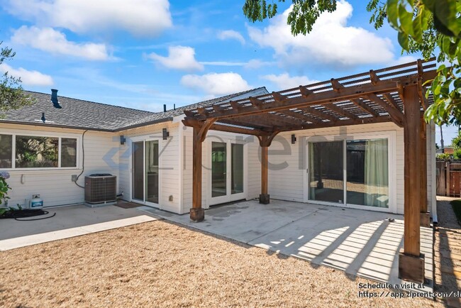 Building Photo - 1929 Shoreview Ave