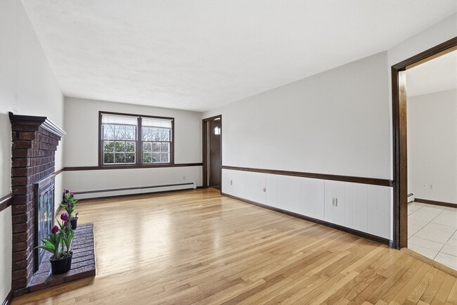 Building Photo - 17 Circle Rd