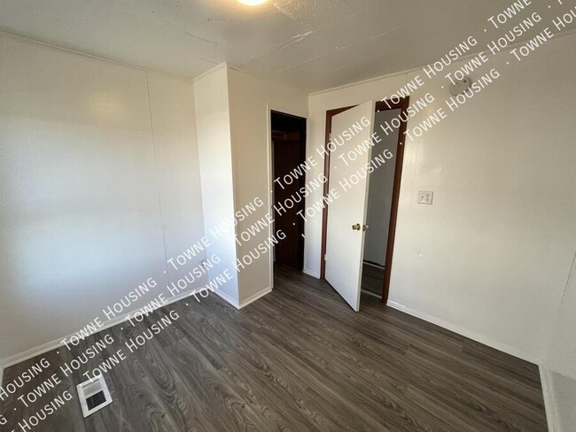 Building Photo - 340 Park Ave