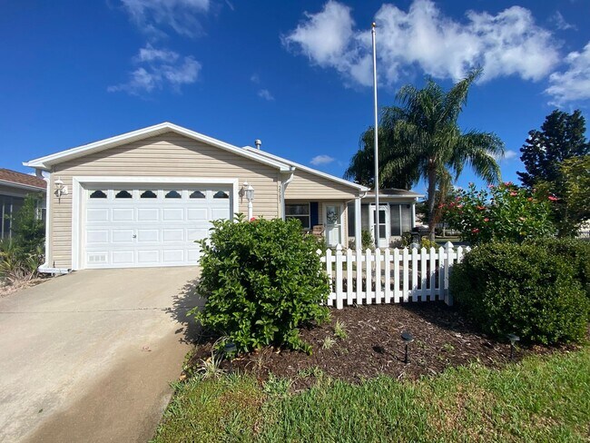 Building Photo - Location, Location, Location - ANNUAL LEASE in the Village of Belvedere