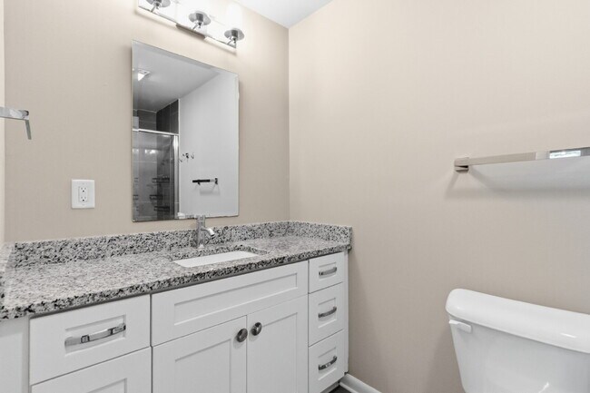 Building Photo - Plaza Midwood/Noda Duplex Property