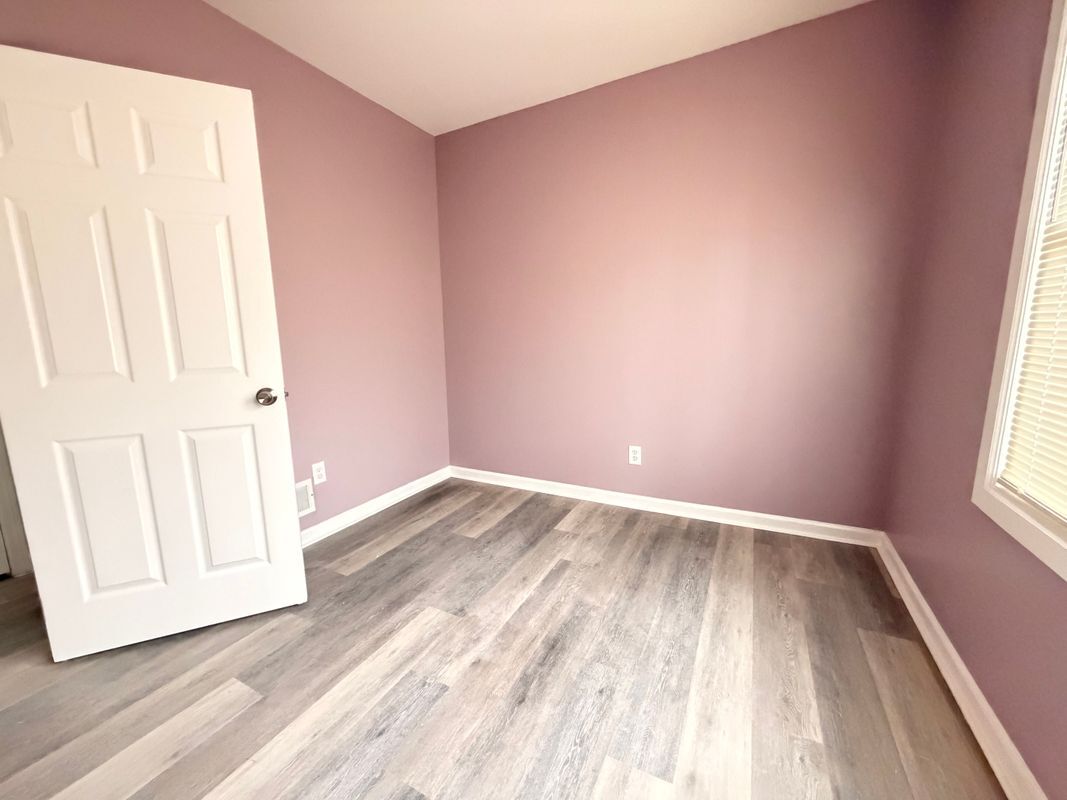 Building Photo - 3259 Cortland St