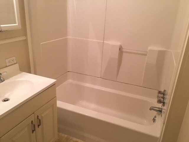 Building Photo - 1426 West 2nd St N