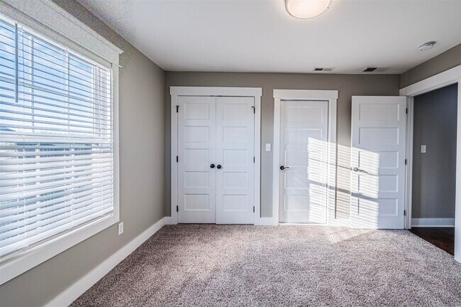 Building Photo - 456 Adalynn Cir