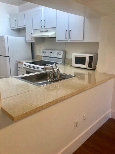 Building Photo - 15701 W Waterside Cir