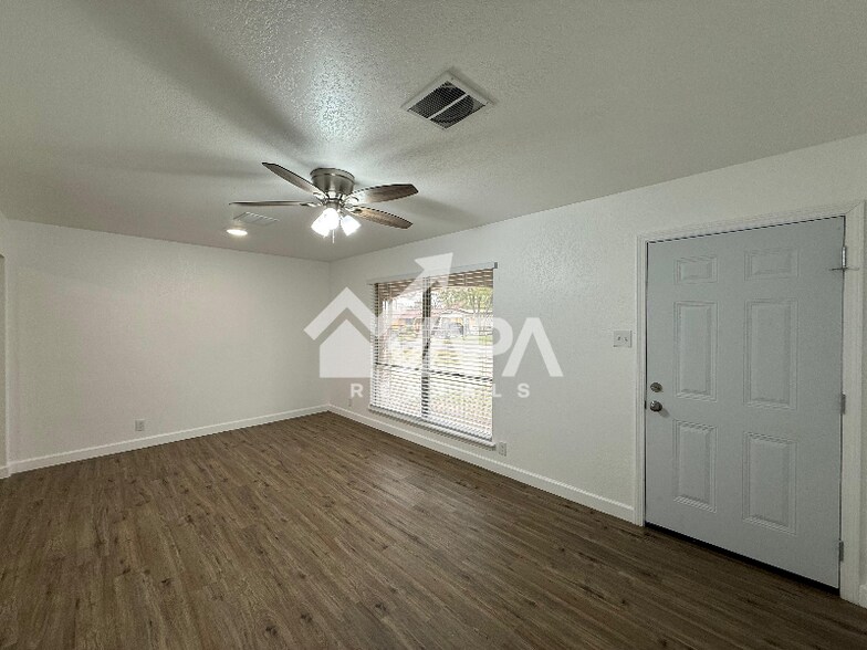 Building Photo - 4938 Bernadine Dr