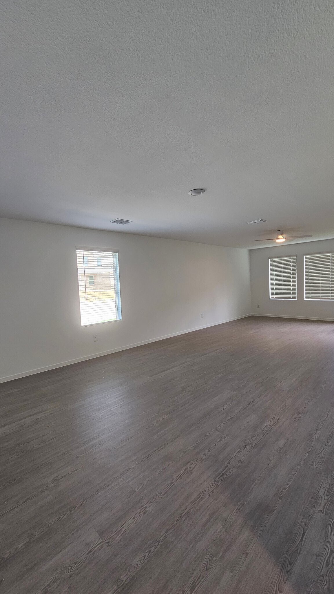 Building Photo - 1600 Baron Ln