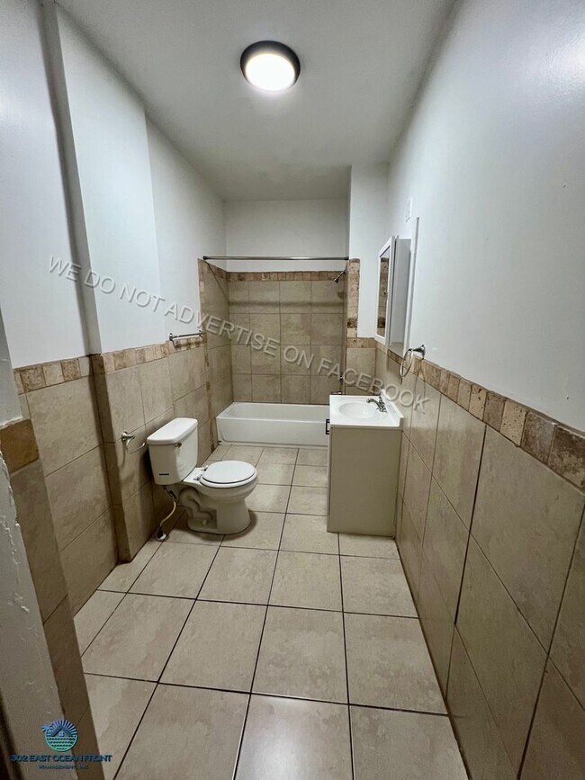 Building Photo - Spacious 2 Bedroom Home