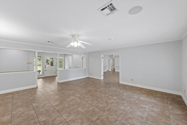 Building Photo - 10014 Burgundy Ln