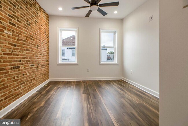 Building Photo - 333 S Conkling St