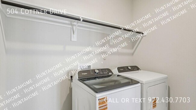 Building Photo - 504 Cottner Dr