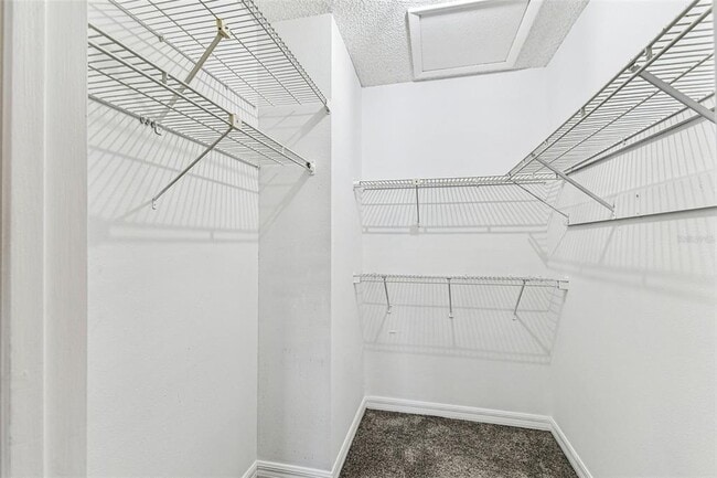 Building Photo - 3803 N Oak Dr