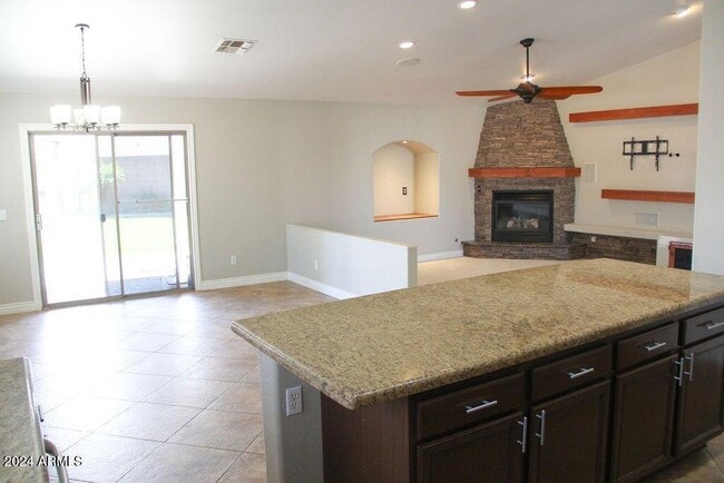 Building Photo - 6103 W Villa Theresa Dr