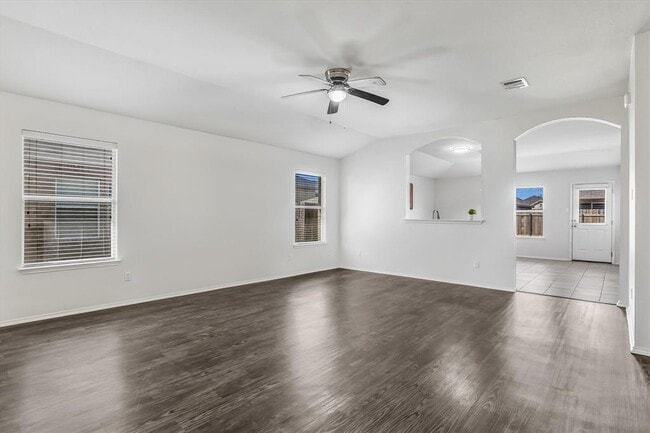 Building Photo - 116 Mallard Ln