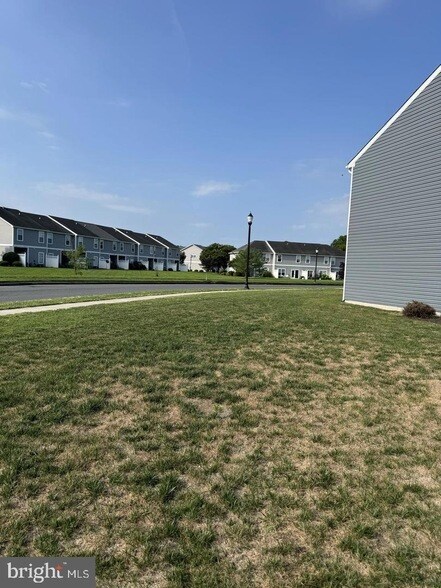 Building Photo - 1408 Sugarplum Ln