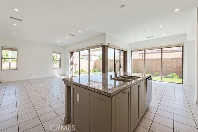 Building Photo - 156 Plum Lily