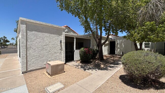 Building Photo - 15801 N 29th St