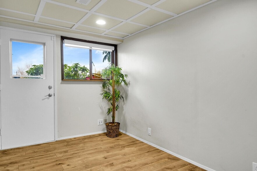 Building Photo - 8240 S 114th St