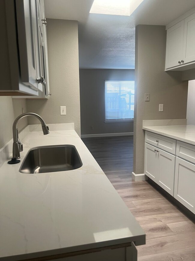 Building Photo - 3bd Duplex