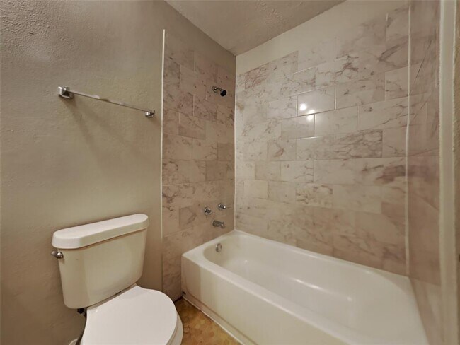 Building Photo - 7311 Thicket Trail Dr