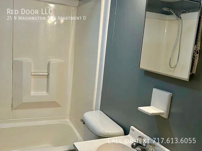 Building Photo - 25 N Washington St