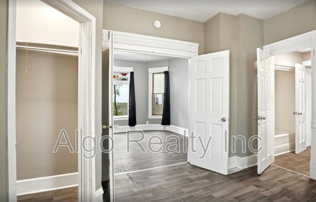 Building Photo - 2923 N Girard Ave