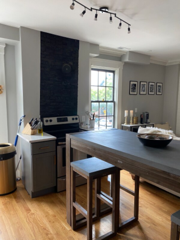 Building Photo - 185 Broadway