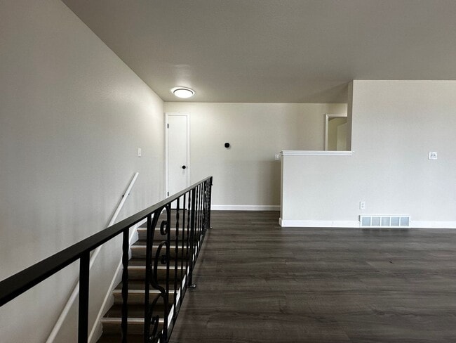 Building Photo - 2746 Nicolet Dr