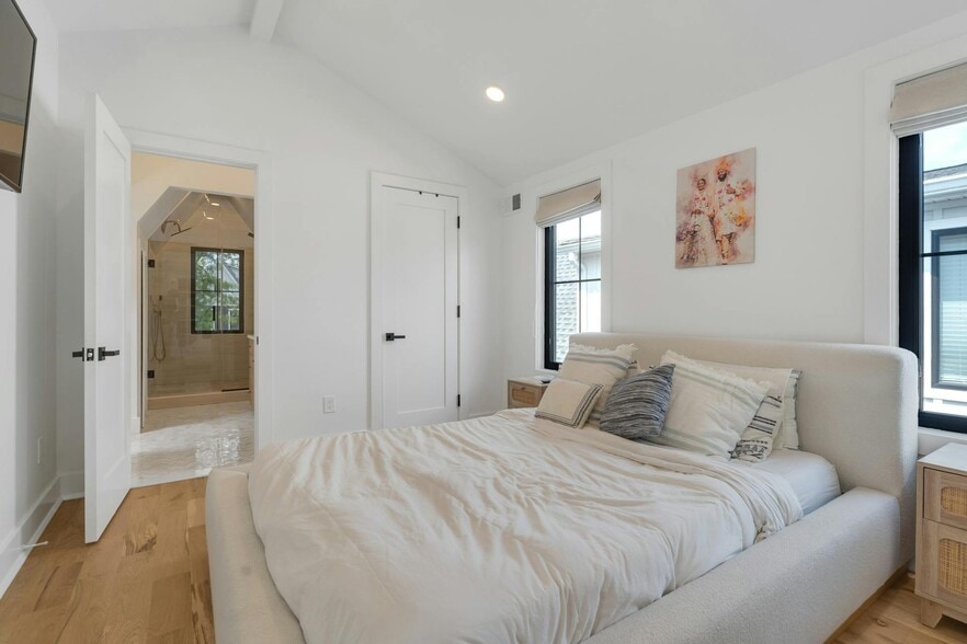 Building Photo - 71 Mission St