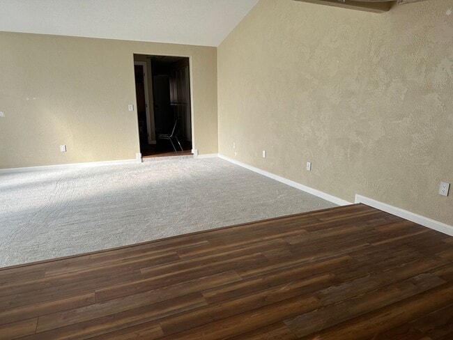 Building Photo - For Rent – Coming soon!!! Newly Renovated ...