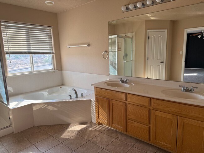 Building Photo - Spacious 4 Br, 2.5 Ba with 2 living areas, loft, kitchen appliances, 2 car garage.