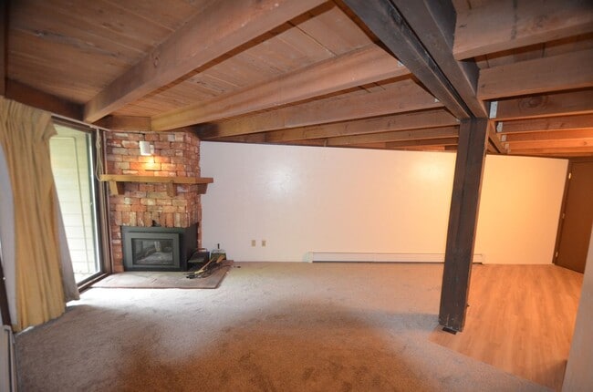 Building Photo - A 6 month lease at a 12 month rate includes most utilities!!  2 Bedroom Treehouse condo!  Best sk...