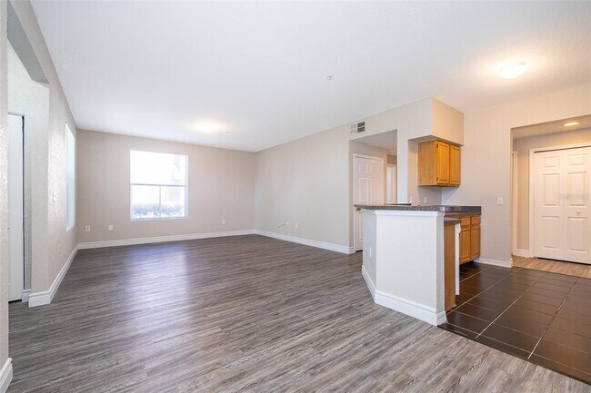 Building Photo - 5953 Westgate Dr
